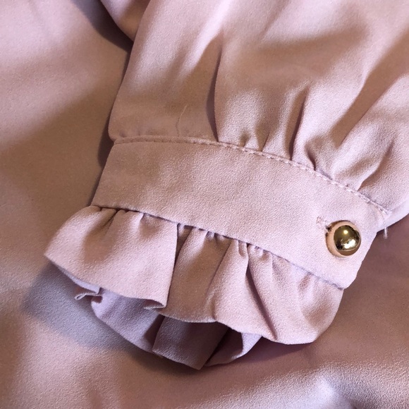 👛💄Pink ruffled ended blouse from Zaful💋👑 - Picture 2 of 4